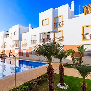 https://quinta-gomeira-by-amandio-batista.hotelaalgarve.com